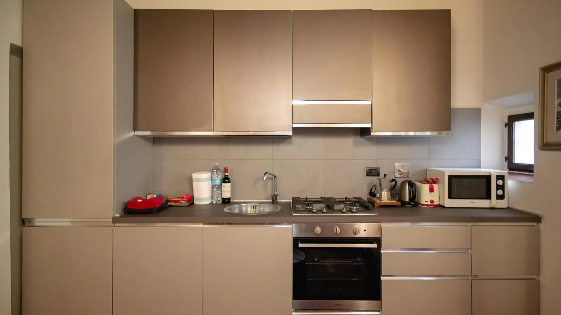 Central And Quiet Apartment Florence Italy