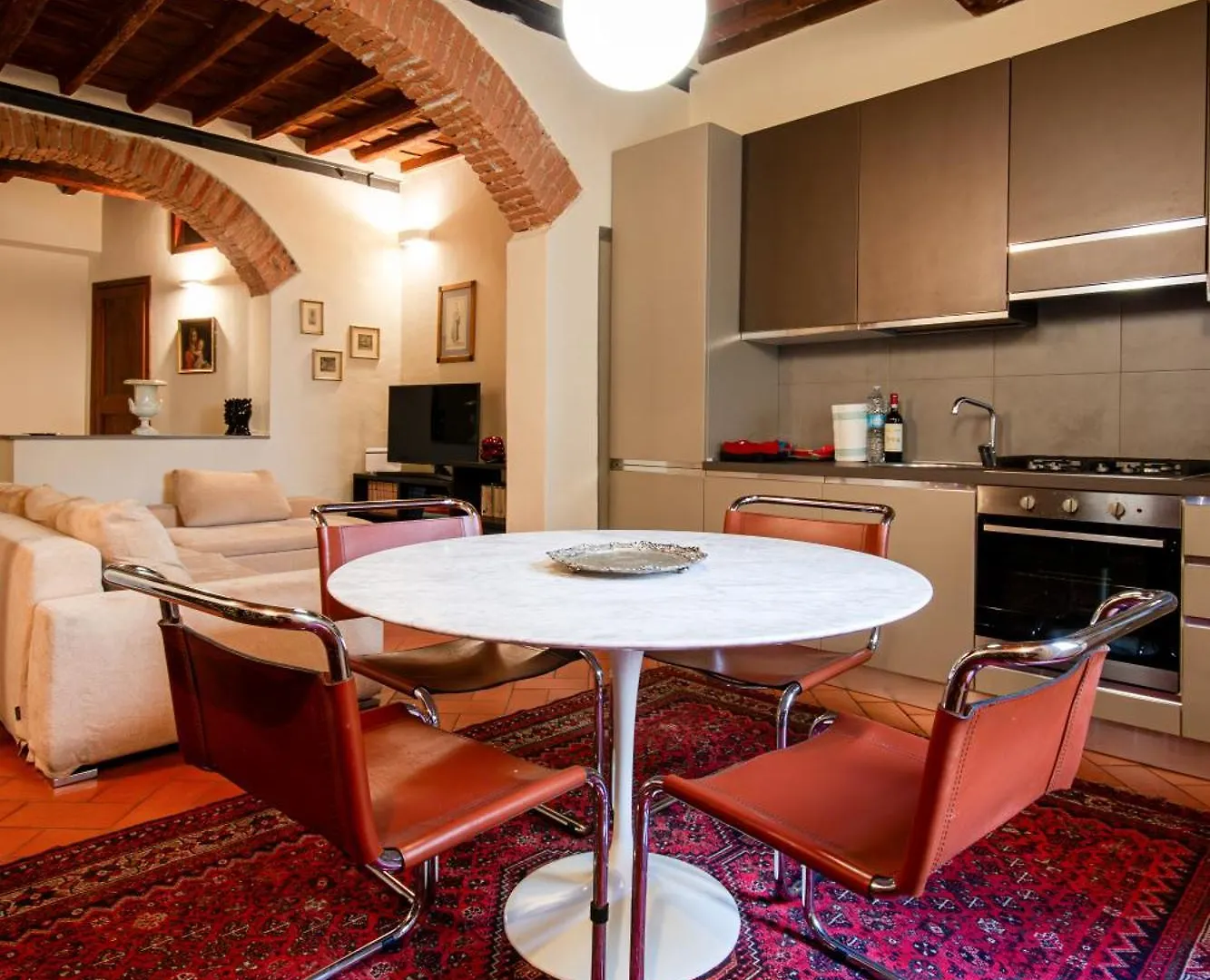 Central And Quiet Apartment Florence