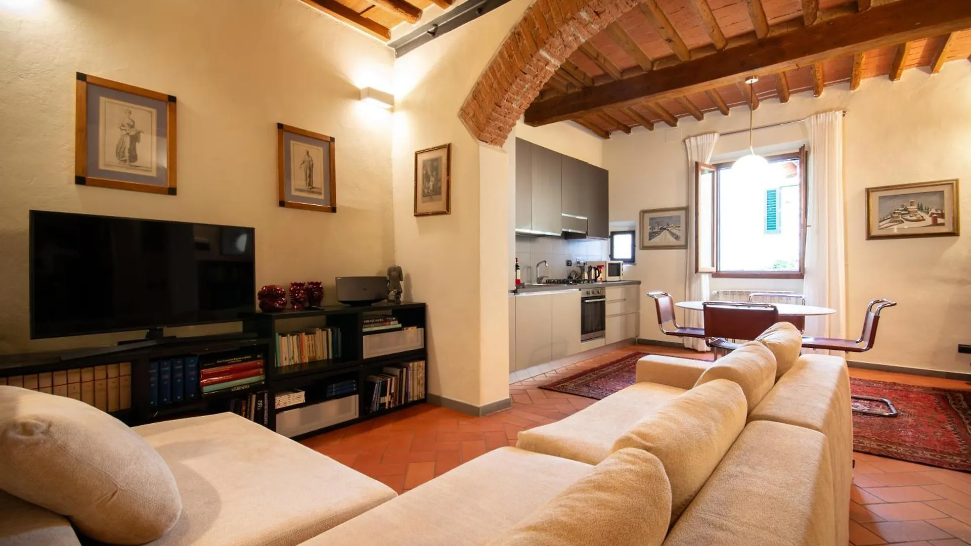 Central And Quiet Apartment Florence