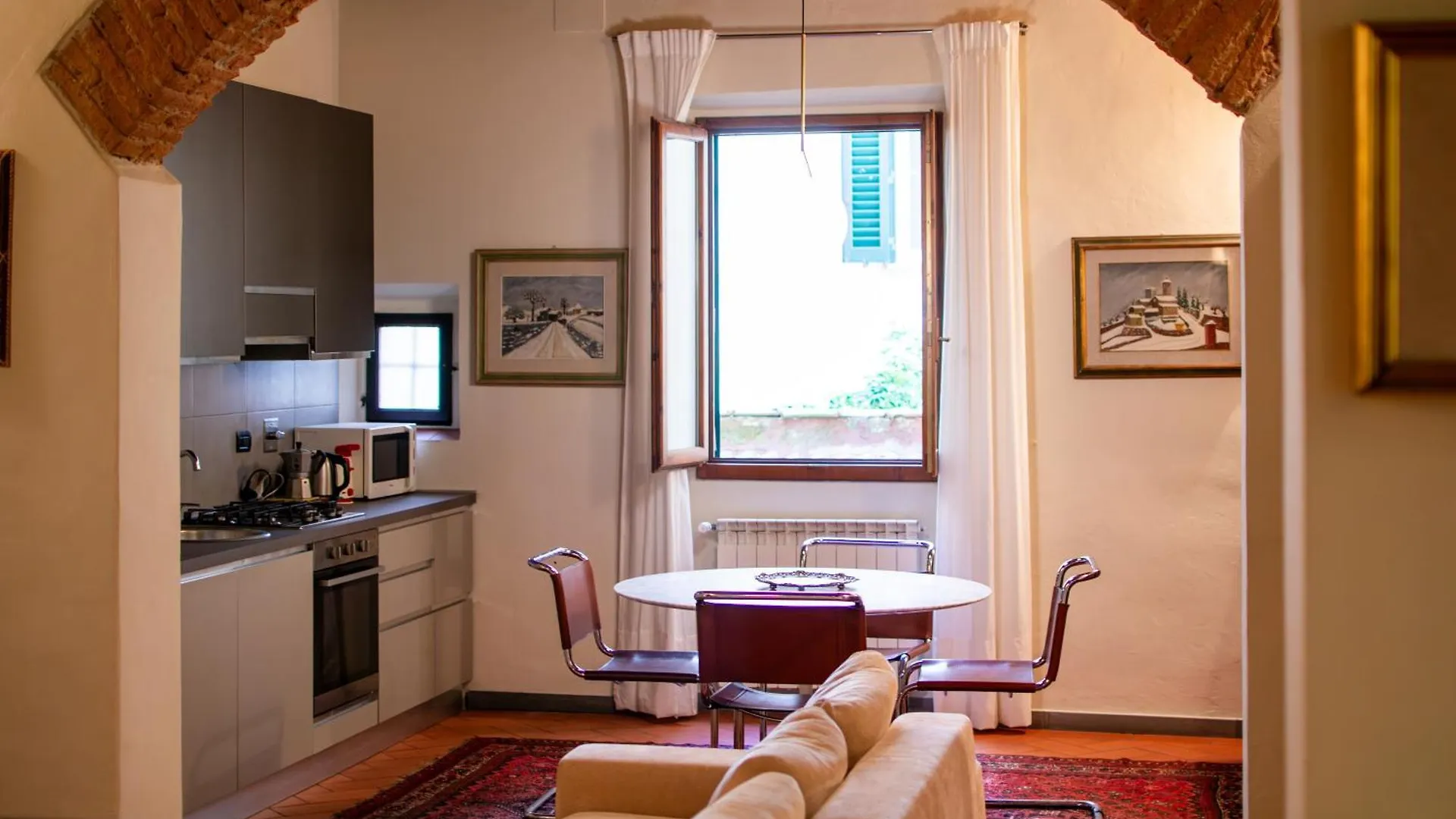 Central And Quiet Apartment Florence