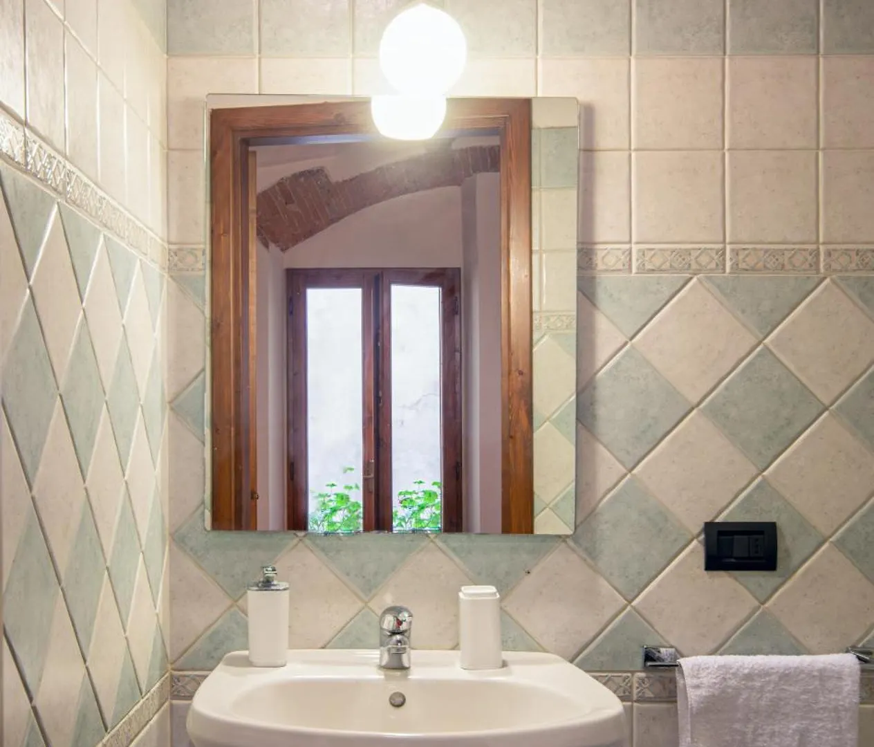Central And Quiet Apartment Florence