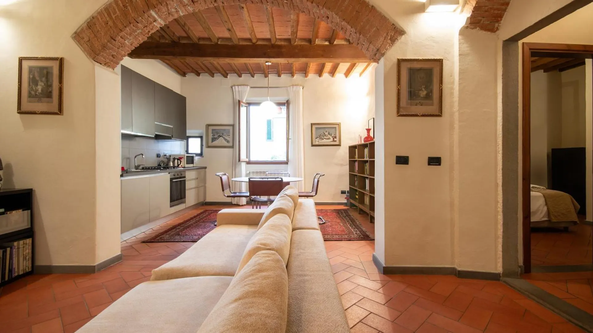 Central And Quiet Apartment Florence